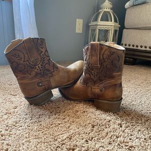 Womens boots